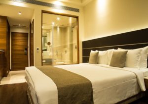 Suites & Deluxe Rooms